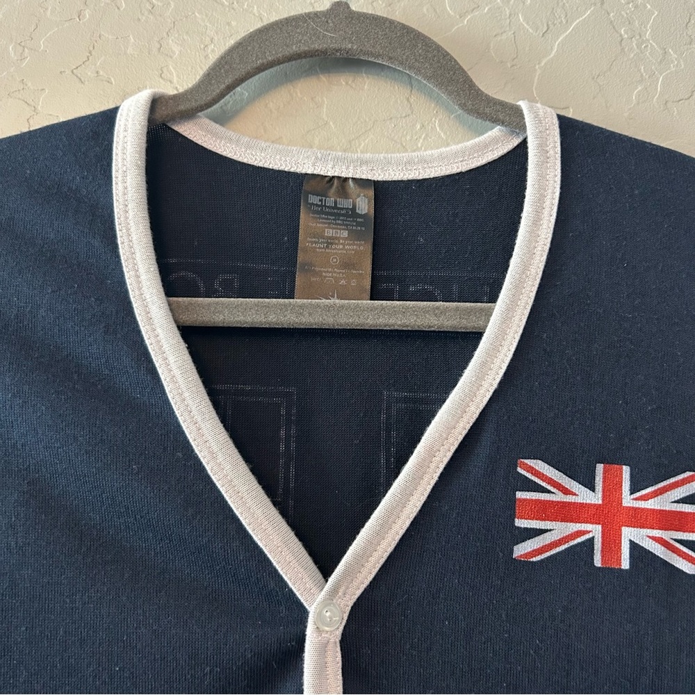 Her Universe Dr Who Tardis Union Jack navy blue cardigan sweater size medium - Picture 3 of 16